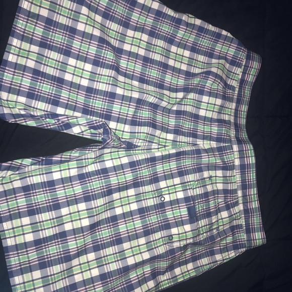 Vineyard vines men’s swim trunks - Picture 3 of 4